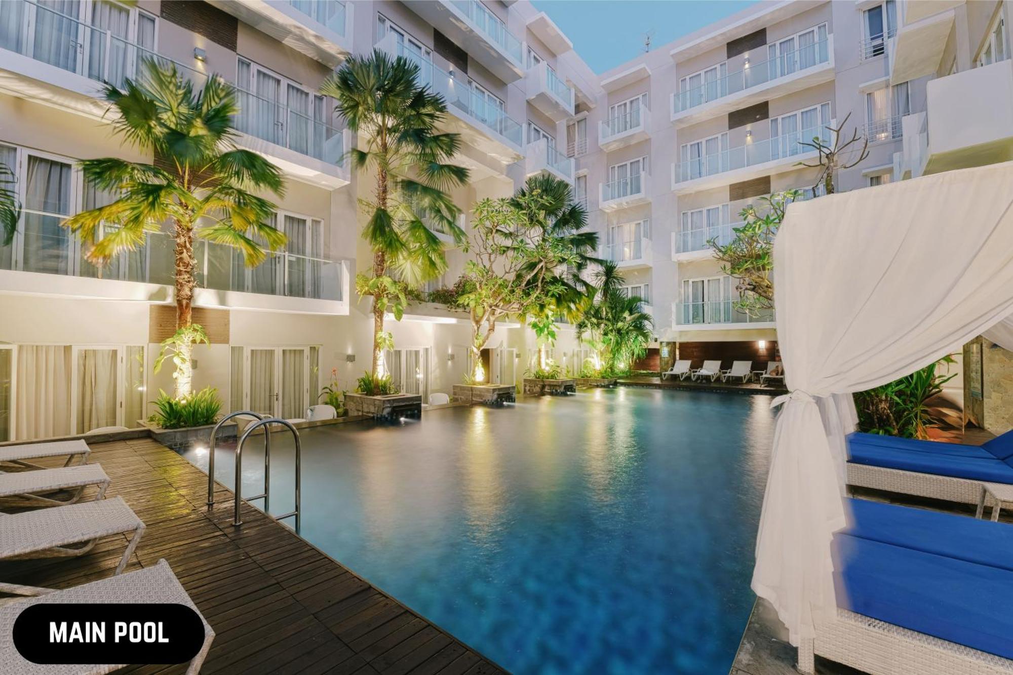 Grand Ixora Kuta Hotel
