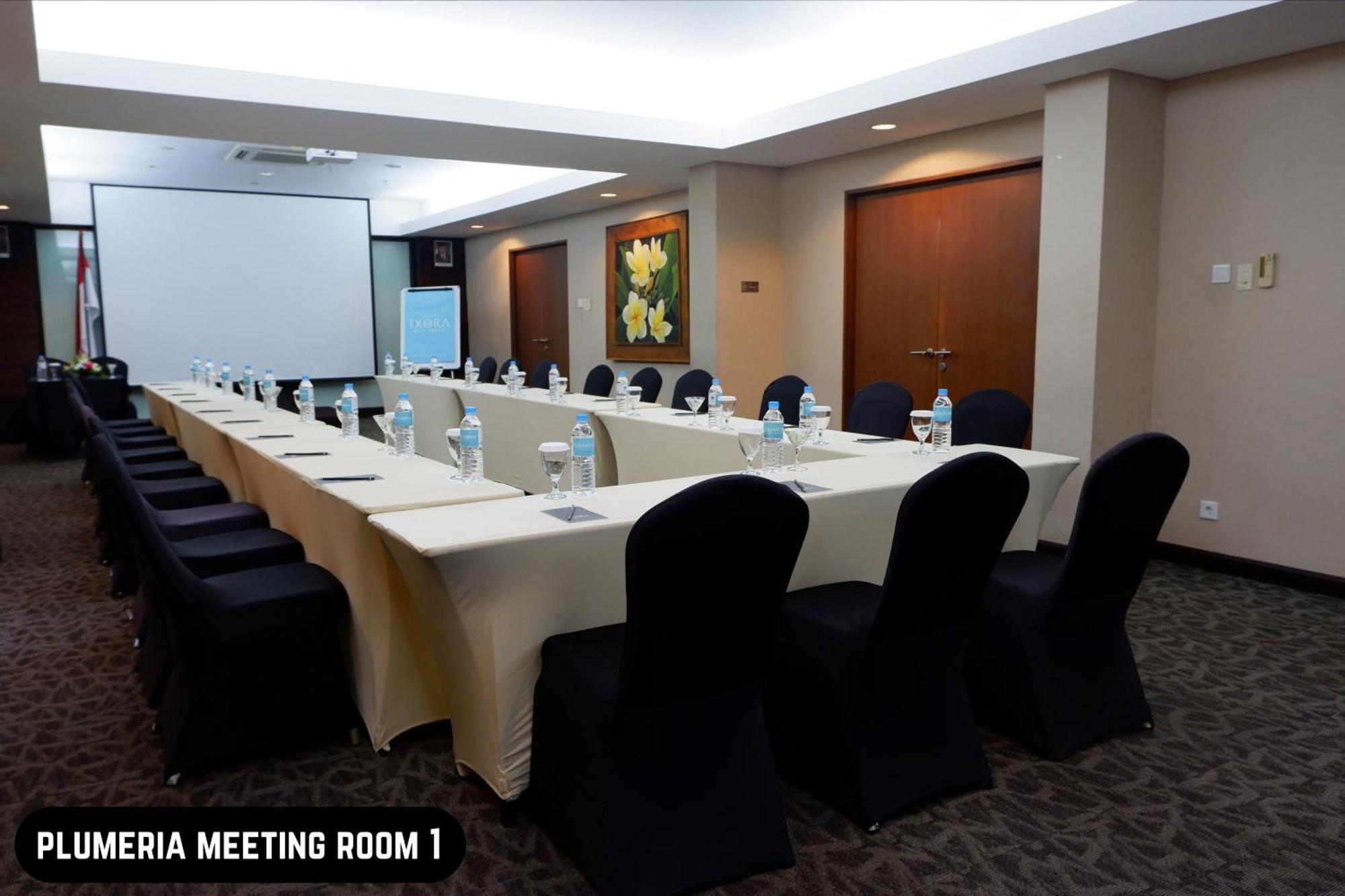 Grand Ixora Kuta Hotel 4*